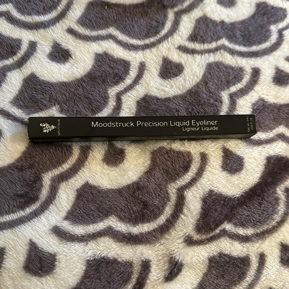 NWT Younique MOODSTRUCK PRECISION pencil eyeliner in powerful color